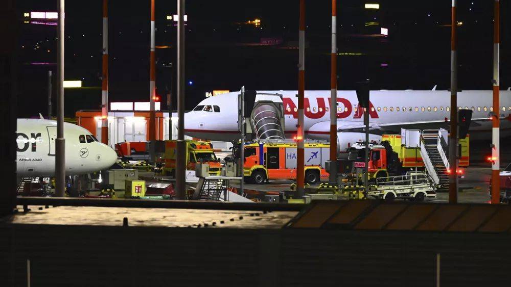 Вооруженный мужчина в аэропорту Гамбурга сдался полиции