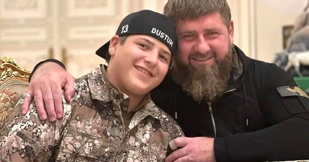 Готовит преемника? Кадыров трудоустроил сына-подростка в свою охрану