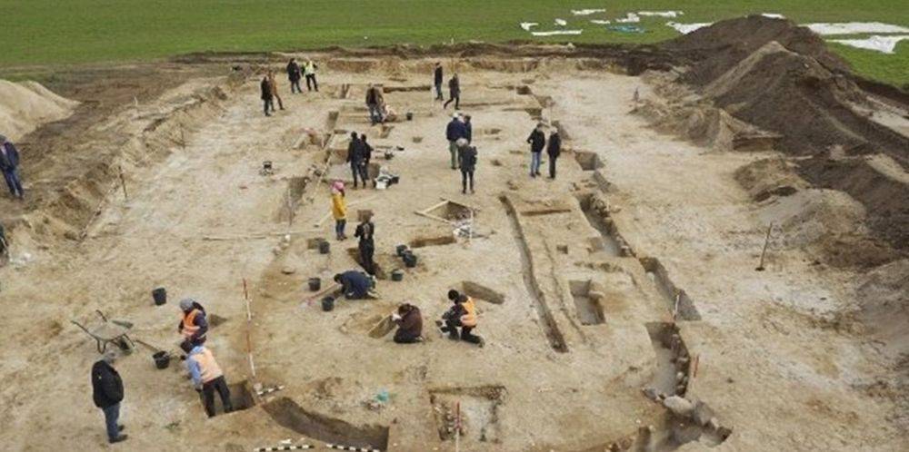 В Германии раскопали здание, которому 3 тысячи лет - фото