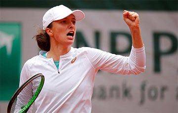 Польская теннисистка уверенно победила Соболенко в полуфинале Итогового турнира WTA