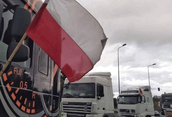 Забастовка польских перевозчиков возле украинской границы: посол назвал акцию - "ударом в спину Киеву"