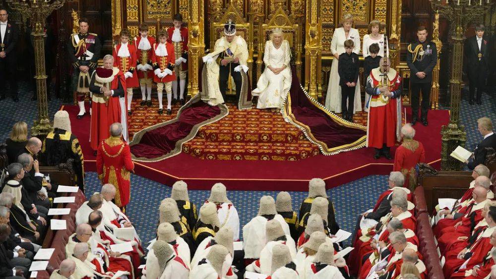 Карл III впервые выступил в парламенте