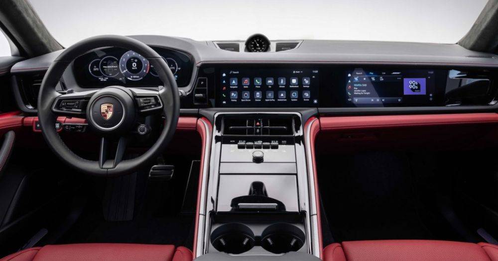 Четыре дисплея и обивка без кожи: интерьер Porsche Panamera 2024 показали до премьеры