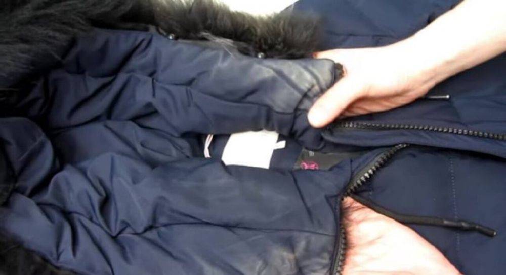 Как отмыть воротник куртки от тонального крема без стирки: полезные лайфхаки