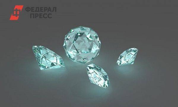 АЛРОСА впервые продаст на аукционе в Москве цветные и особо крупные бесцветные бриллианты