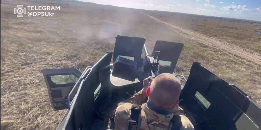 Пограничники показали, как мобильные огневые группы ПВО уничтожают российские дроны — видео