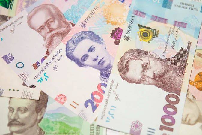 Средняя зарплата в Украине за год выросла на 25% — Госстат