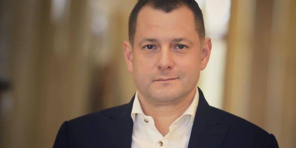 Максим Ефимов, купивший вертолетную площадку Януковича, сложил депутатский мандат