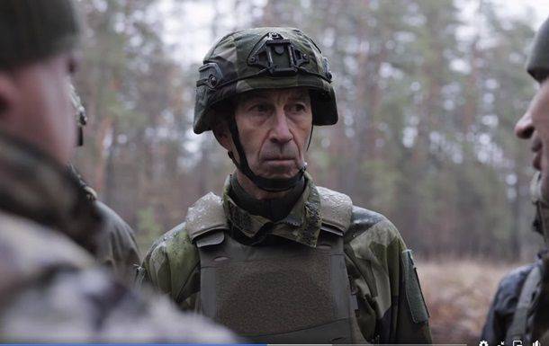 Командующий армией Швеции посетил бригаду ВСУ