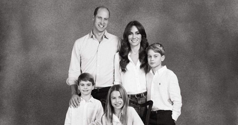 Кейт Миддлтон и принц Уильям представили рождественский портрет с детьми (фото)