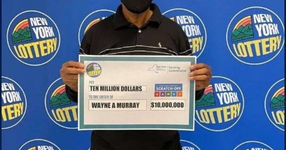 Приобрел билет за 30 долларов: мужчина дважды выиграл 10 миллионов долларов в лотерее (фото)