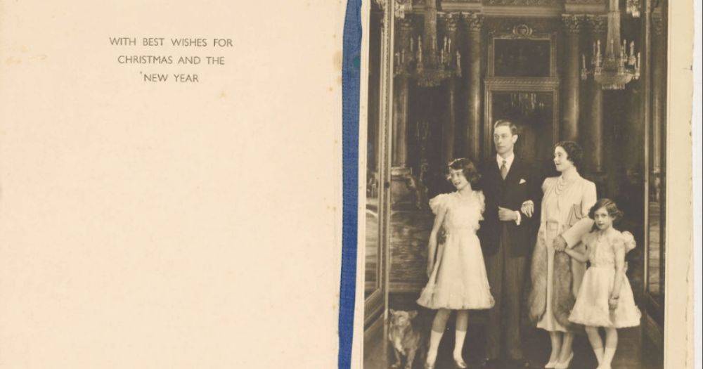Маленькая Елизавета и корги: как выглядели архивные рождественские открытки королевской семьи (фото)