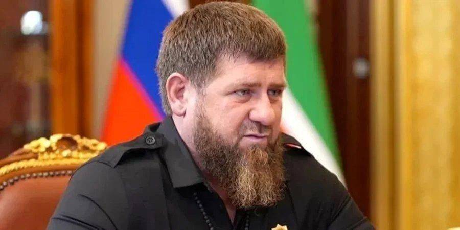 Кадыров опять похвалил сына за избиение человека на камеру
