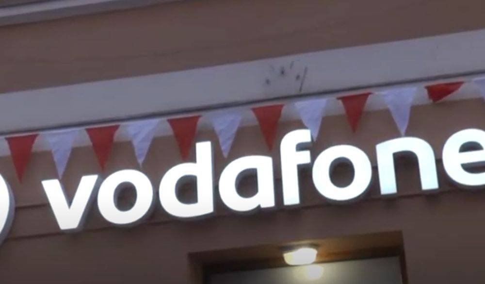 Мобильная связь в Украине: после падения Киевстар, Vodafone срочно открыл склады