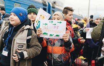 Россияне заставляют украинских детей слушать лекции «вагнеровцев»
