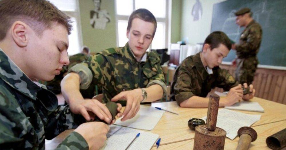 Российские "ветераны "СВО" будут преподавать в школах Крыма