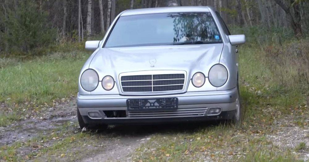 Немецкая долговечность: старый Mercedes 90-х завелся и поехал после 9 лет простоя (видео)