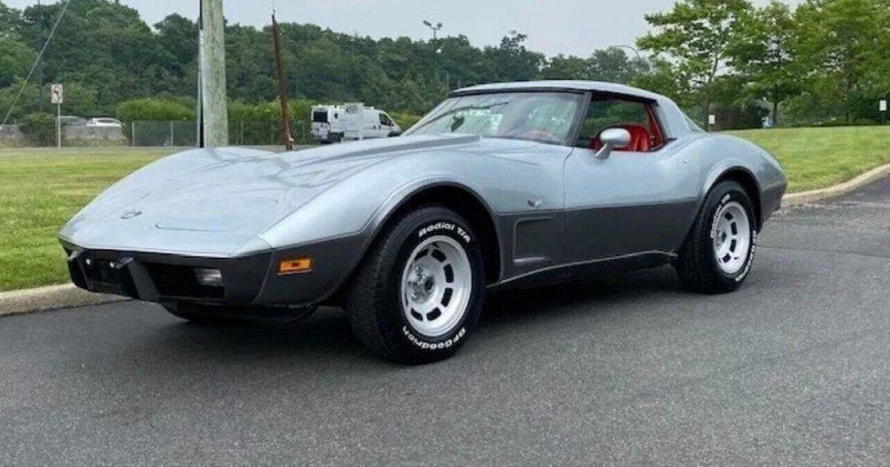Звезда 70-х: обнаружен 45-летний Corvette в состоянии нового авто (фото)