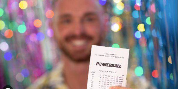 В Австралии мужчина на работе узнал, что выиграл в лотерею $15 миллионов — вот его секрет