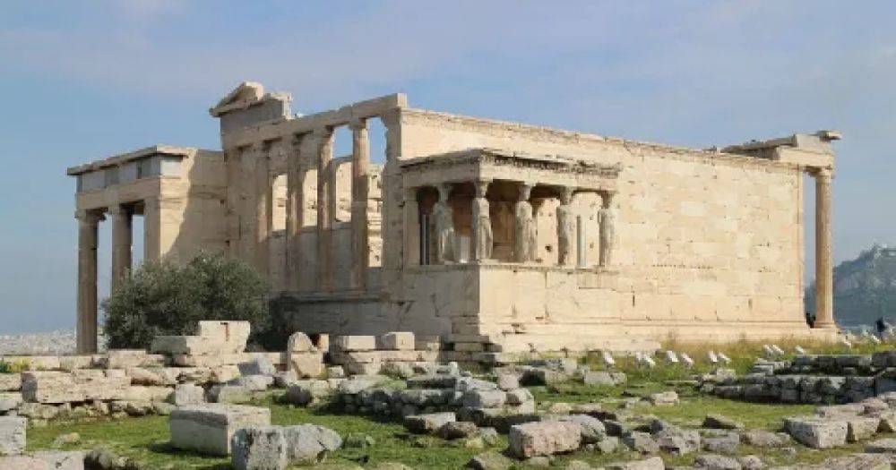 Место пари Афины и Посейдона: почему храм Эрехтейон уникален для греческой архитектуры (фото)