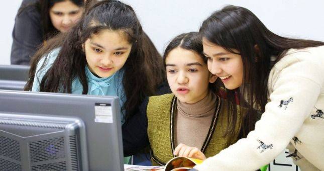 Власти Узбекистана выделили 444 млрд сумов в поддержку молодежи