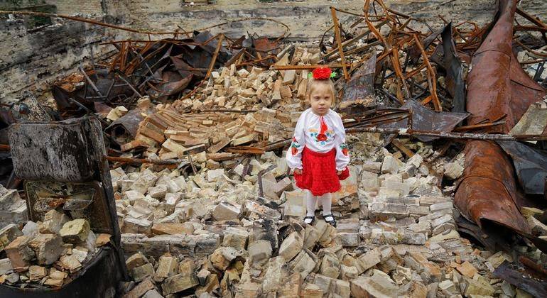 "Как разрушили, так и оставили": как выглядит одна из школ Рубежного