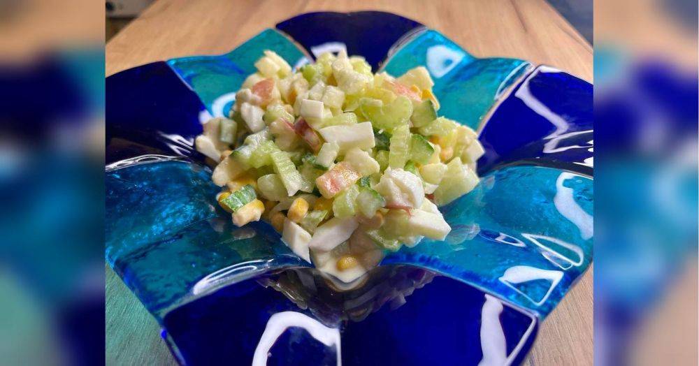 Салат с кукурузой и яблоком: настоящая жемчужина новогоднего стола