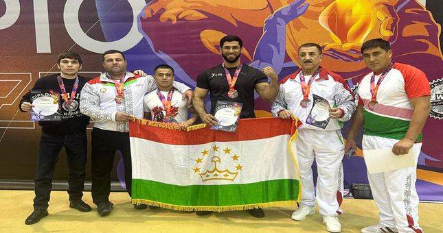 Таджикские тяжелоатлеты завоевали 4 медали на IX Чемпионате мира по силовым видам спорта в Москве