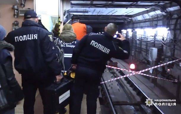 Полиция показала "реку" в киевском метро