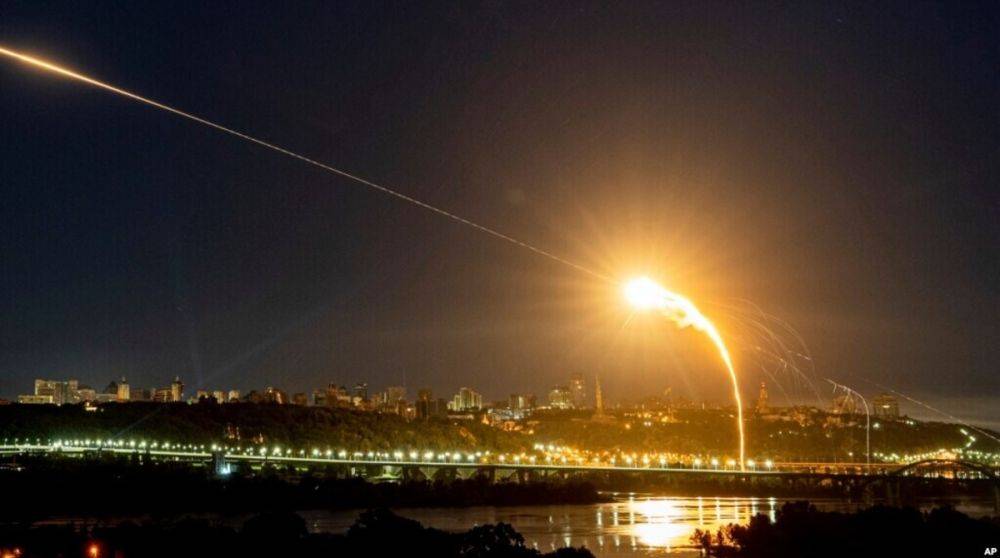 Рф ночью запустила по Украине 11 «шахедов» и ракету – Воздушные силы