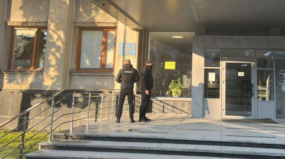 Полиция рассказала подробности обысков в мэрии Ужгорода