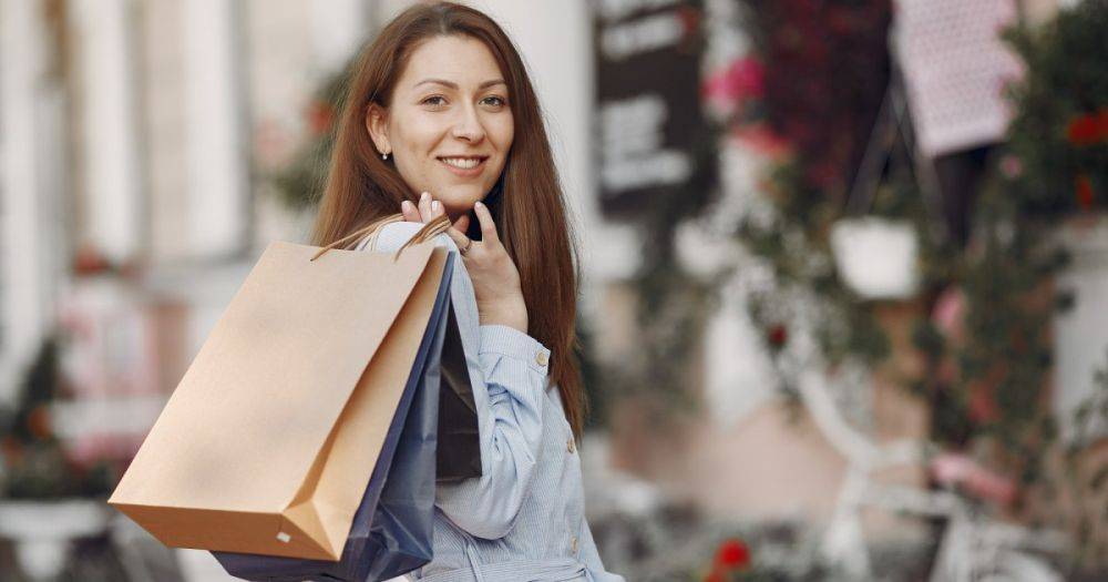 Как сэкономить деньги на новогоднем шопинге: 3 практичных совета