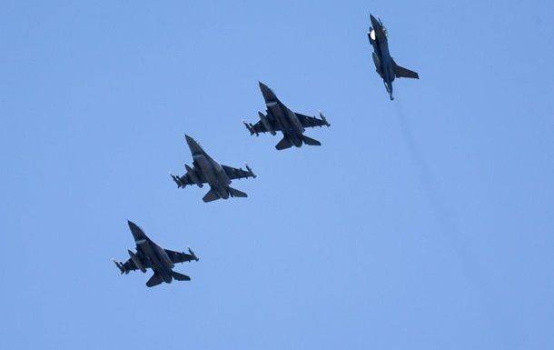 Нидерланды готовят F-16 для передачи Украине