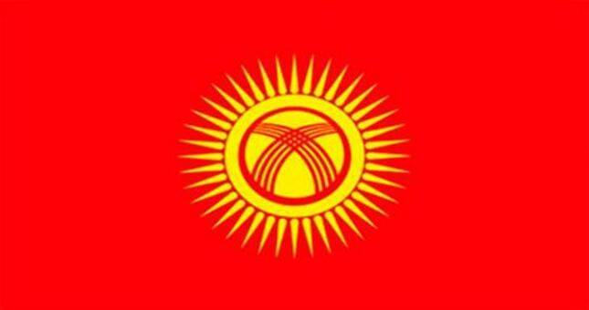 Садыр Жапаров утвердил новый вариант государственного флага Кыргызстана