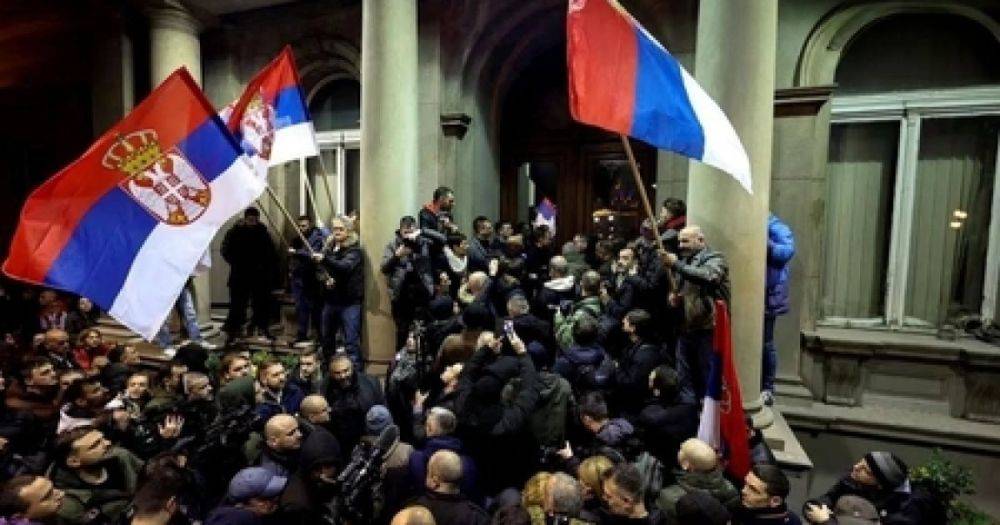 "Революции не происходит": Вучич обратился к нации из-за митингов оппозиции в Белграде (видео)
