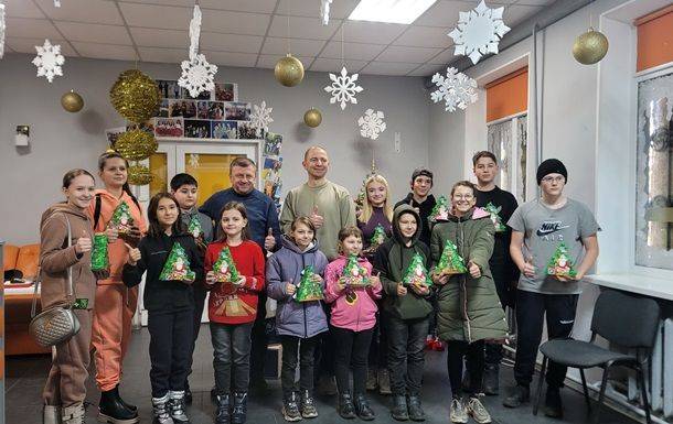 Новорічні свята на Донеччині: як вітають малечу прифронтового регіону
