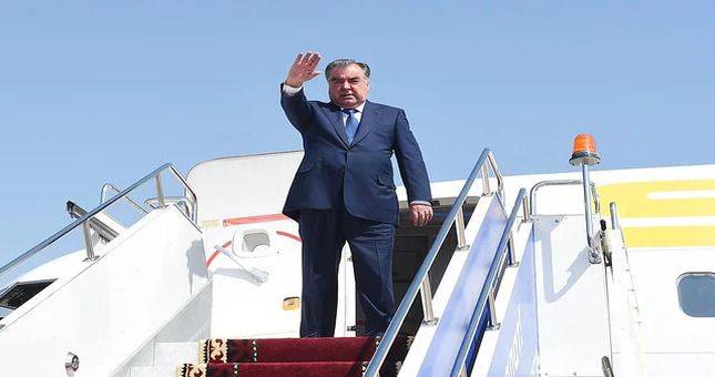 Президент Таджикистана отбыл в Санкт-Петербург