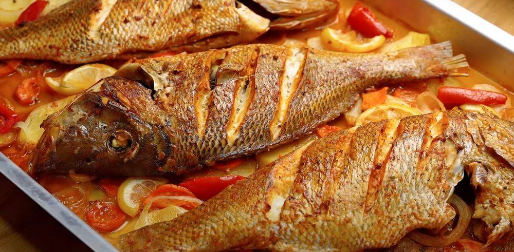 Волшебство на тарелке: вкусный рецепт запеченной рыбы в духовке
