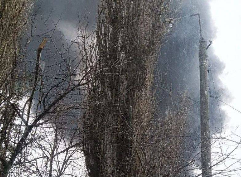 В оккупированном Иловайске прогремел взрыв, горит нефтебаза - фото