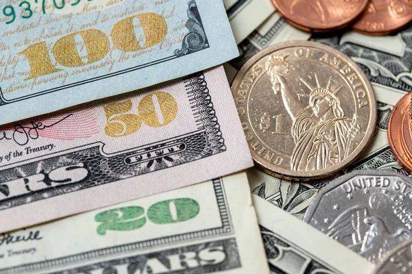 Курс валют на 27 декабря: доллар в обменниках подскочил на 13 копеек
