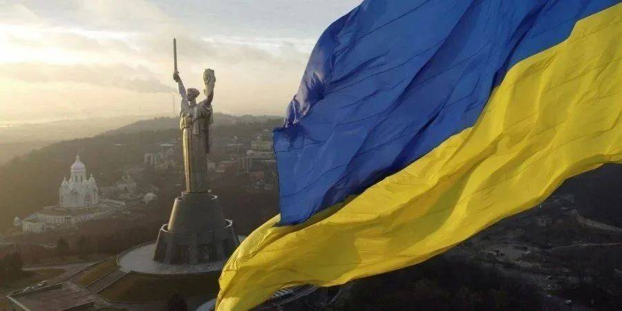 Количество украинцев, которые безусловно верят в победу Украины в войне, уменьшилось — опрос