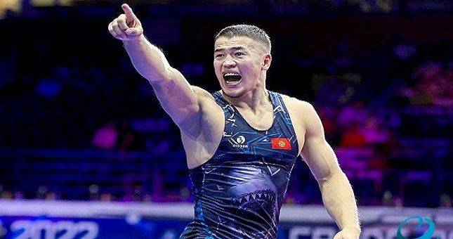 Кыргызский спортсмен Акжол Махмудов — самый доминирующий борец 2023 года