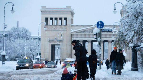 В Европе преодолевают последствия невиданного снегопада, в Британии похолодало до -12°С