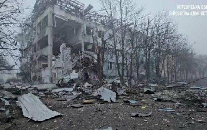 Підсумки нічної повітряної атаки – у Херсоні знищено адмінбудівлю