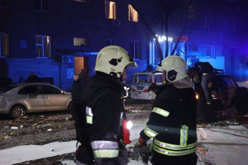 Обстрел Харькова – МВД показало кадры последствий удара по центру города