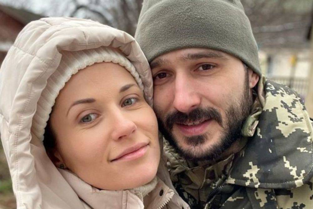 "Страшная потеря": трагедия произошла в семье звезды "Крепостной" Денисенко и ее мужа-военного