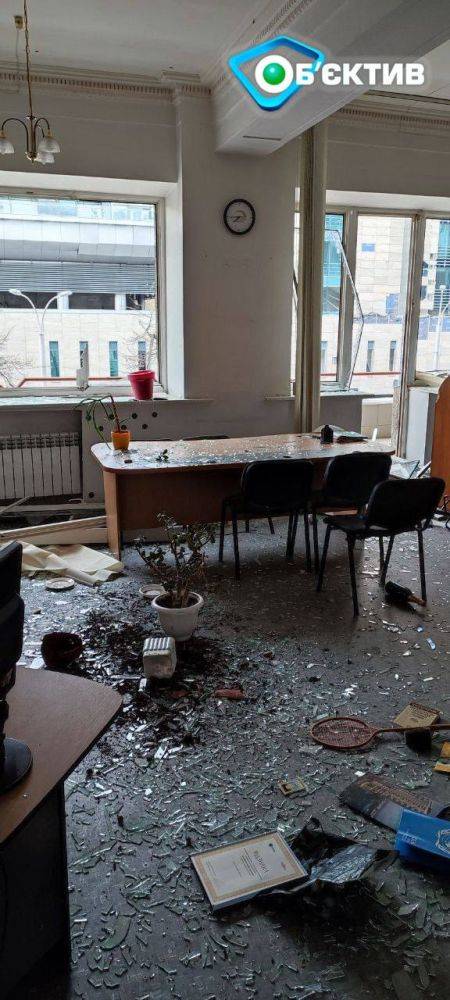 Выбиты окна и разбита техника: ньюсрум МГ «Объектив» повредила РФ в Харькове