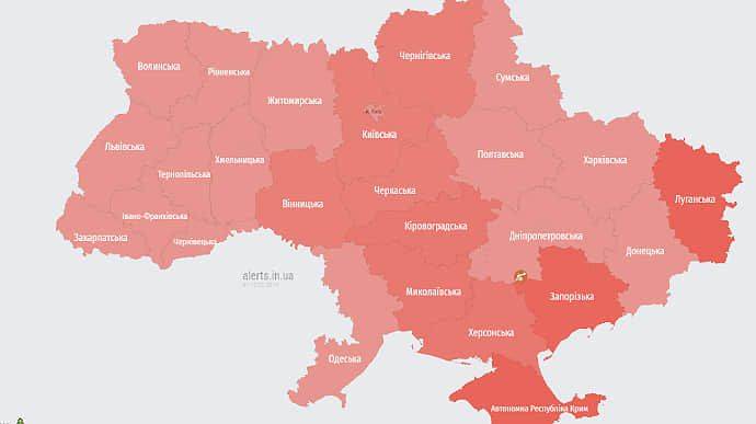 Воздушная тревога по всей Украине: взлетел носитель "Кинжала"
