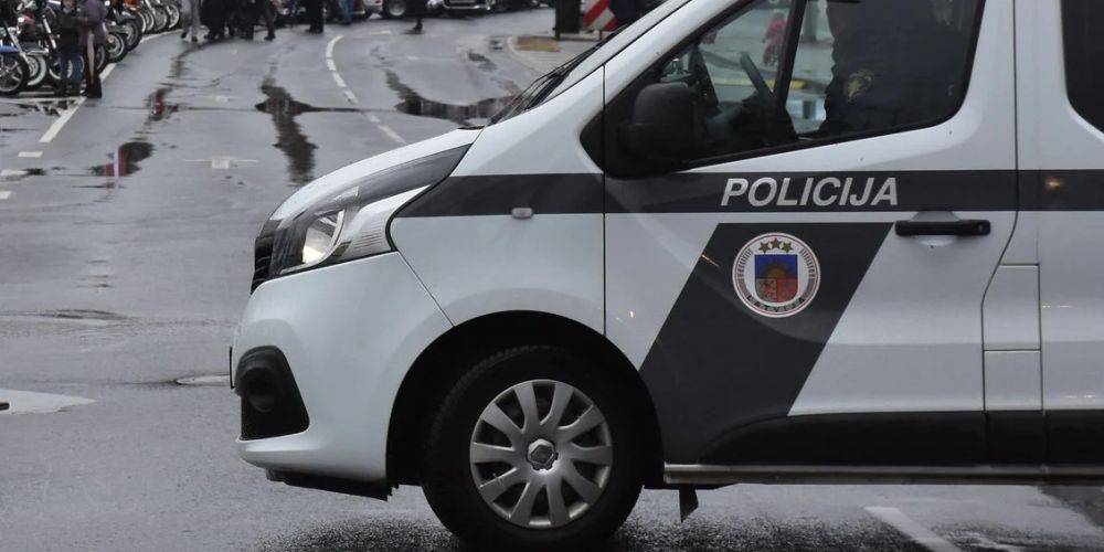 В Латвии владелец автомойки запретил мыть автомобиль украинки, его оштрафовали на 1000 евро