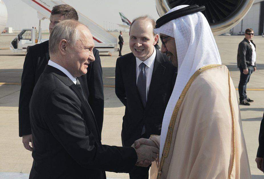 Путина арестуют или нет - Путин начал визит в ОАЭ и Саудовскую Аравию